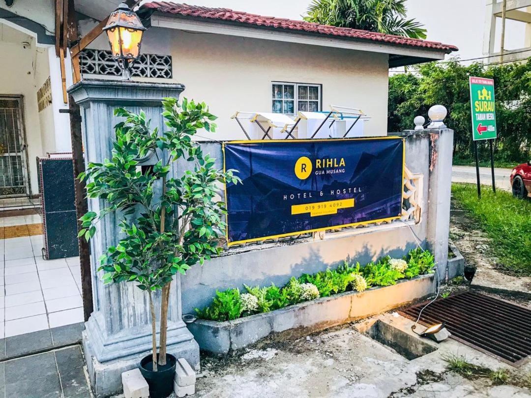 Hostel Rihla Dataran Tengah Gua Musang Exterior foto