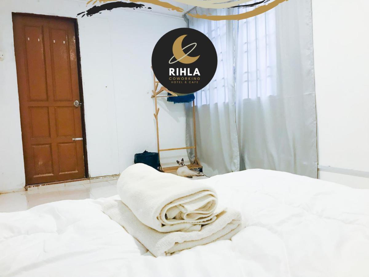 Hostel Rihla Dataran Tengah Gua Musang Exterior foto