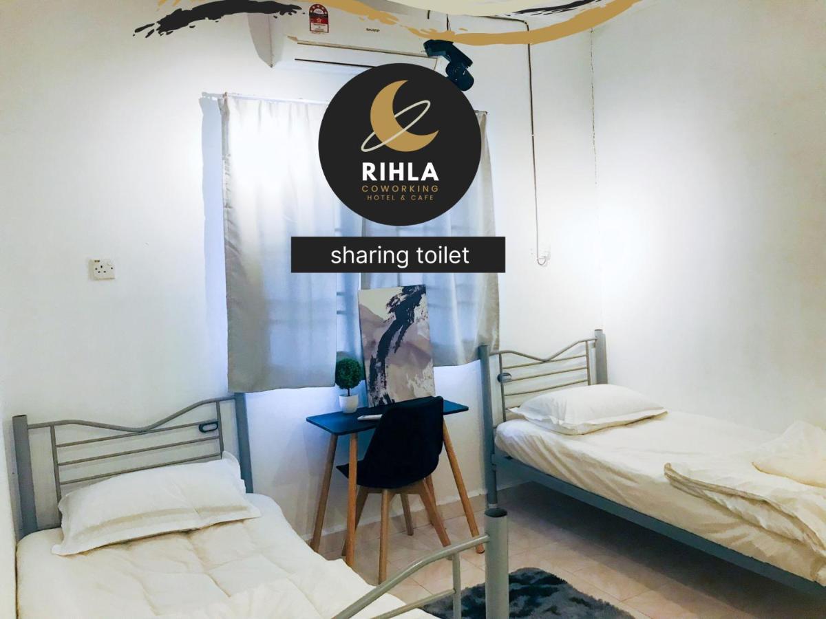 Hostel Rihla Dataran Tengah Gua Musang Exterior foto