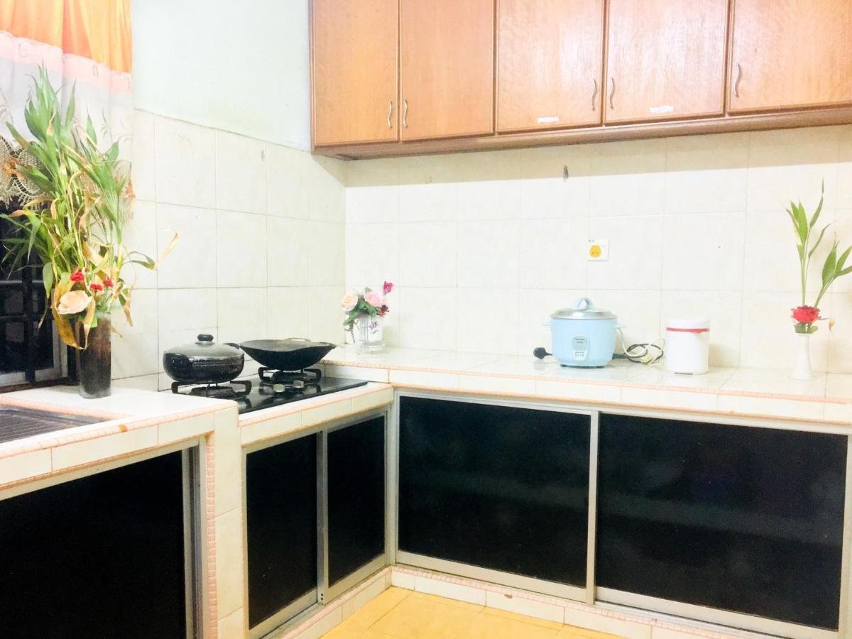 Hostel Rihla Dataran Tengah Gua Musang Exterior foto